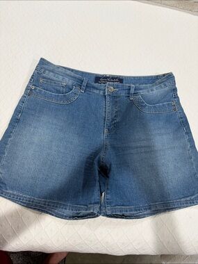 Gloria Vanderbilt Medium Blue Denim Jean Shorts